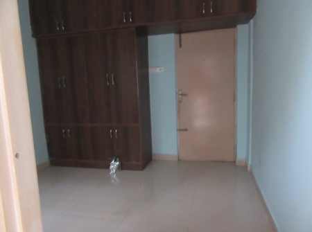 5) Li id 325 - Childrens Bedroom.JPG